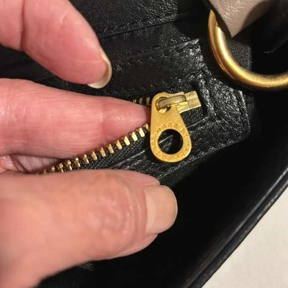 Marc Jacobs color block adjustable strap crossbody black, cream, grayish-/taupe - Picture 9 of 17